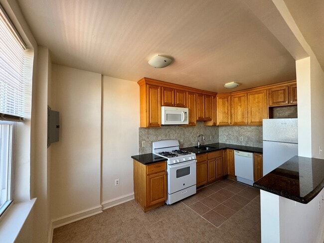 Foto del edificio - Melrose Court Apartments