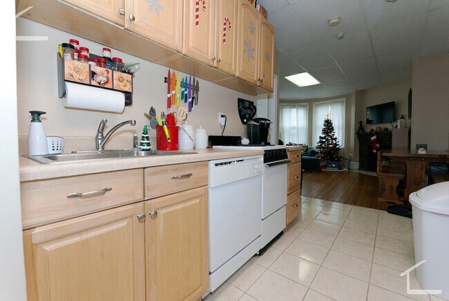 Foto del edificio - 885 Beacon St