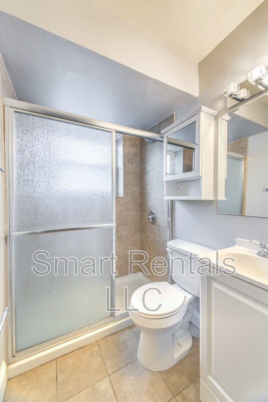 Foto del edificio - 7848 Big Bend Blvd