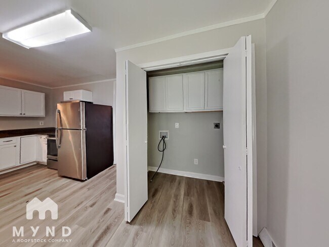 Building Photo - 730 Dunbrook Ln