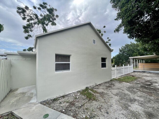 Building Photo - 4293 NW 2nd St