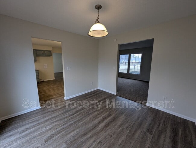 Foto del edificio - 924 E Washington Center Rd