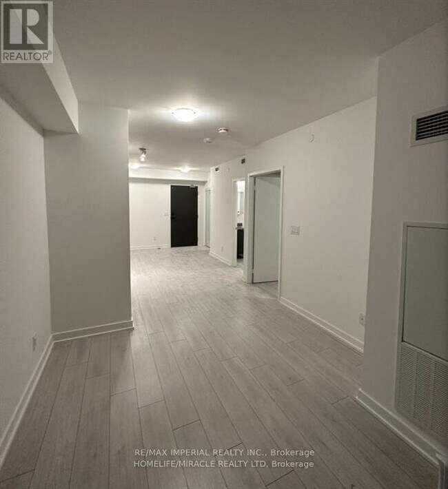 Photo du bâtiment - 2033 Kennedy Rd