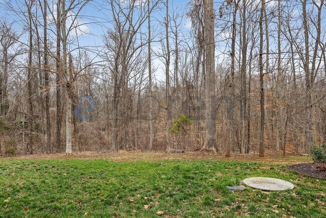 Foto del edificio - 5029 Ardenwoods Dr