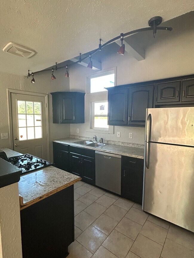 Foto del edificio - 1326 Lofton Way