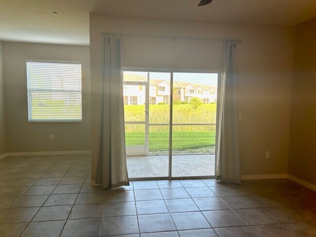 Foto del edificio - 3 2.5 - TOWNHOUSE IN PARKRIDGE - CLOSE TO ...