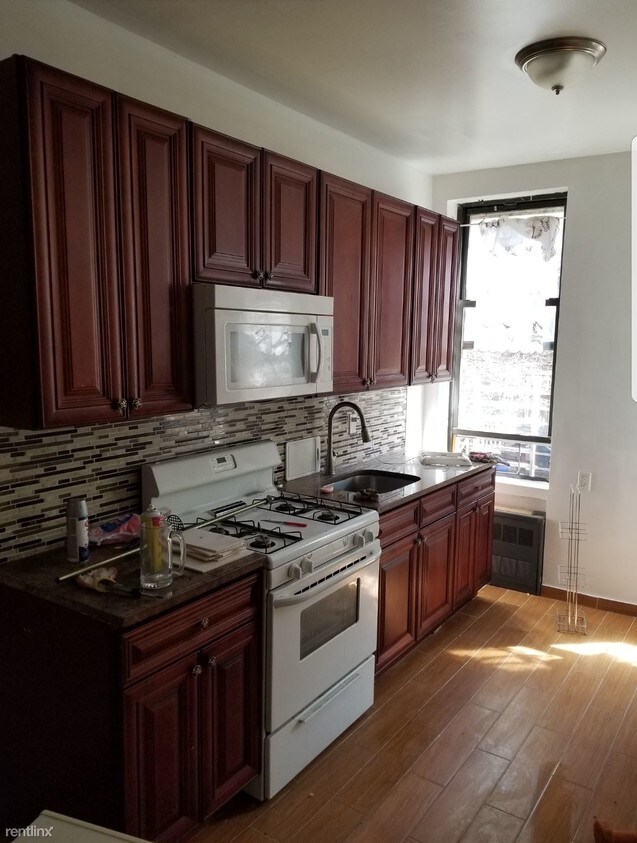Foto principal - 3 br, 1 bath Apartment - 1438 Dekalb Ave