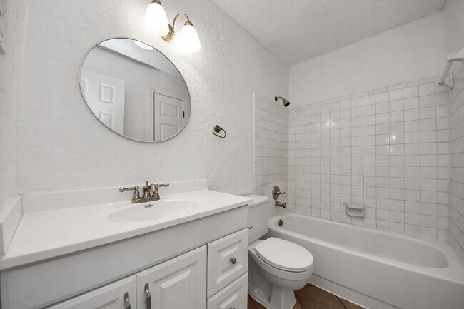 Foto del edificio - 17331 Red Oak Dr