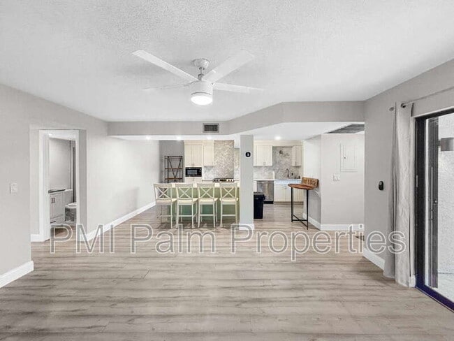 Building Photo - 1291 SE Parkview Pl
