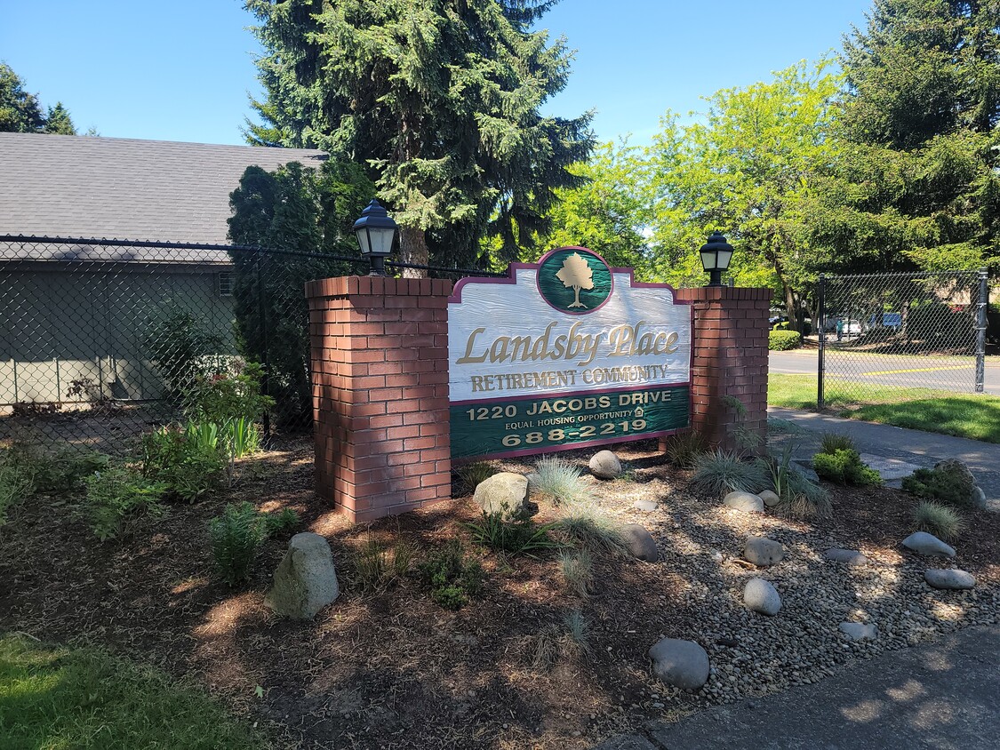 Landsby Place Retirement Community - Apartments In Eugene, Or 