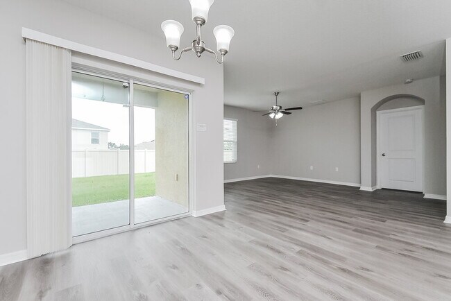 Foto del edificio - 14115 Arbor Pines Dr