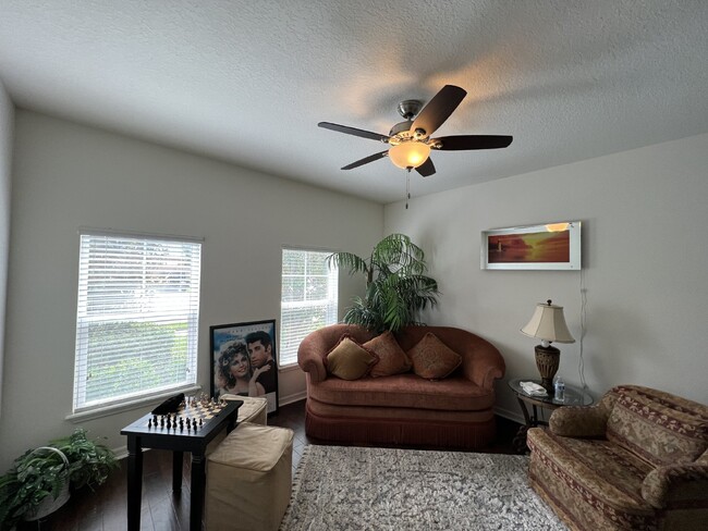 Foto del edificio - "Spacious 4-Bedroom Lutz Home with Elegant...