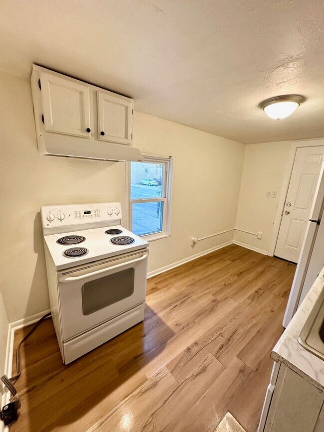 Foto del edificio - 100.5 E Middle St