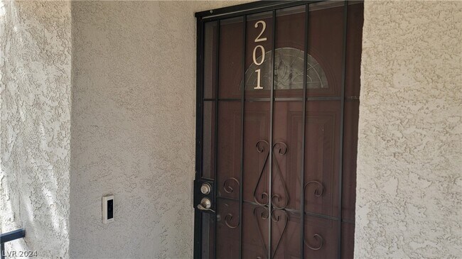 Building Photo - 4836 Nara Vista Way