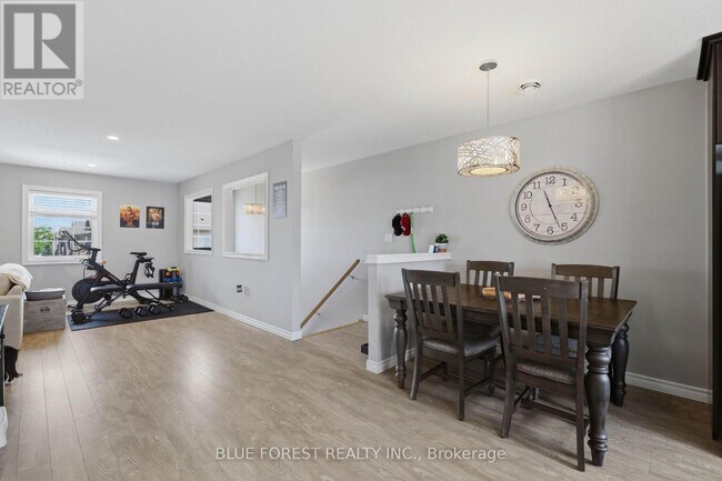 Building Photo - 3320 Meadowgate Blvd