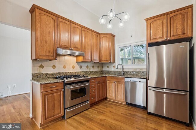 Building Photo - 8524 Acorn Cir