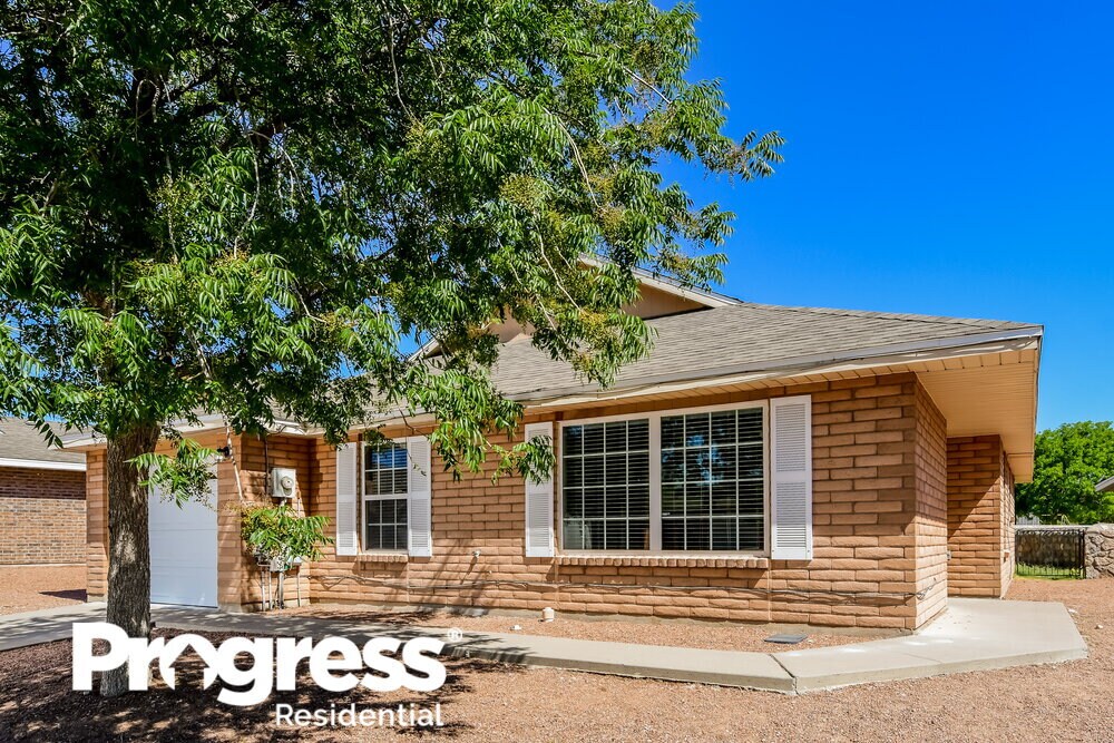 Foto principal - 4782 Loma Del Rey Cir