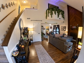 Building Photo - 3212 Valleydale Dr