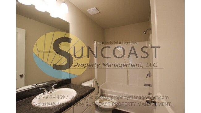 Building Photo - Charming 3 Bed, 2.5 Bath Single-Family Ren...
