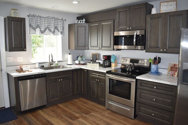 Foto del edificio - A St Townhomes