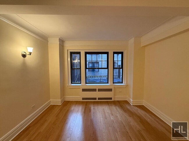 Building Photo - Christopher Street