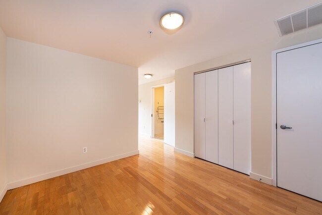 Foto del edificio - 222 Montgomery St