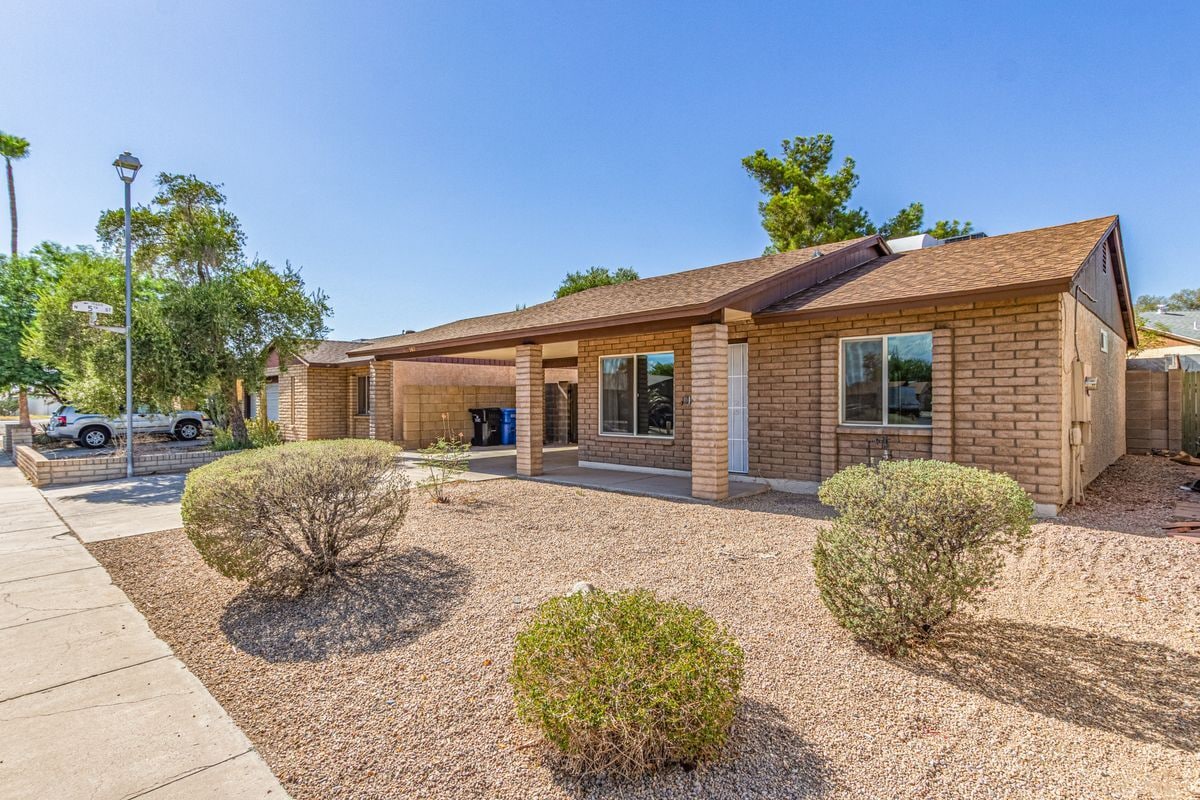 Primary Photo - 502 E Sequoia Dr