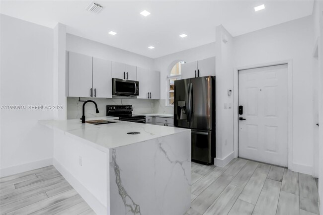 Building Photo - 4977 SW 135th Way