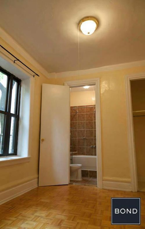 Building Photo - 131 W 110th St