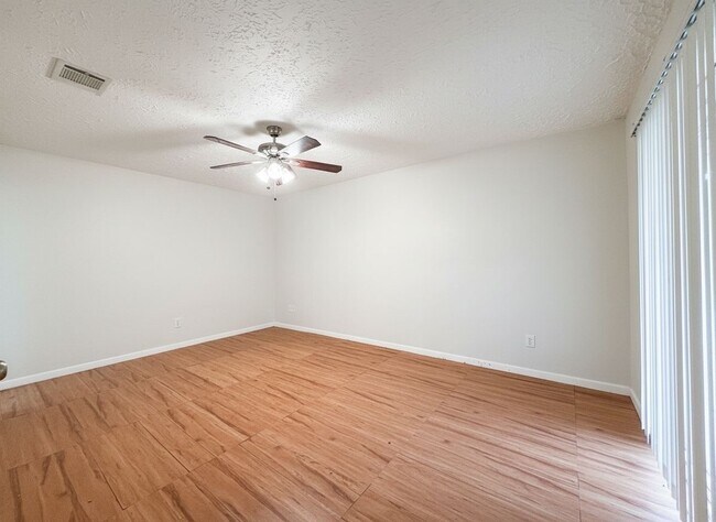 Foto del edificio - 22526 Carter Moir Ln