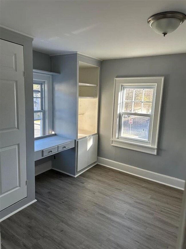 Building Photo - 13 Farries Ave