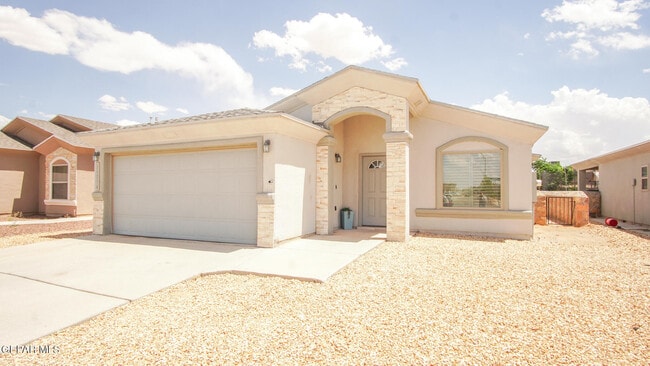 Building Photo - 14816 Tierra Haven Ave