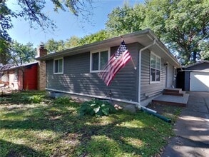Building Photo - 1056 S Shore Dr