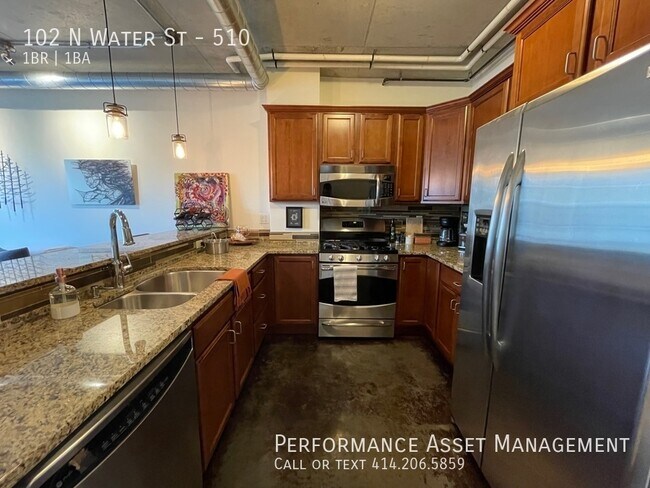 Foto del edificio - Gorgeous 1BED+DEN/1BATH Third Ward Condo