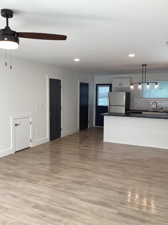 Foto del edificio - 110 Lacy Ln