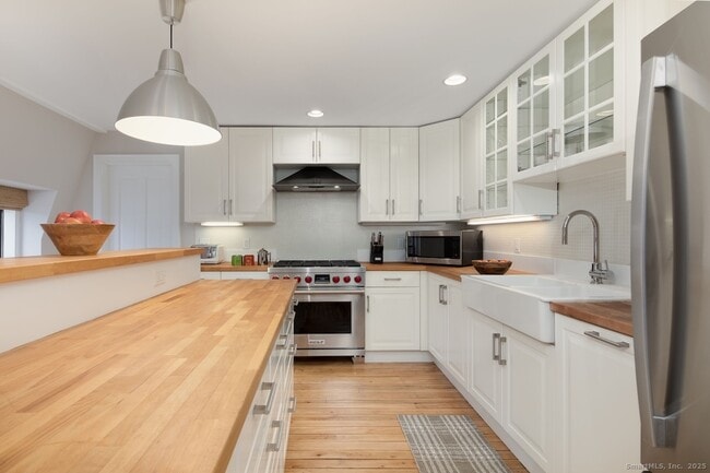 Foto del edificio - 31 Sharon Rd