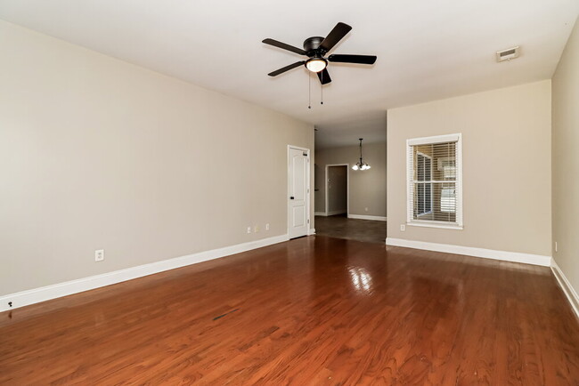 Building Photo - 49 Celtic Ct