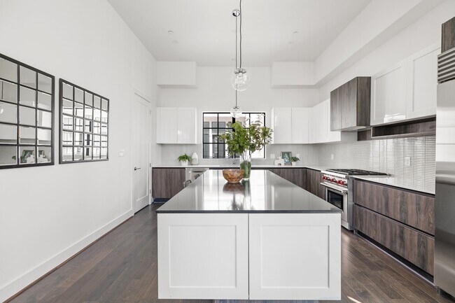 Building Photo - 5824 Winsome Ln