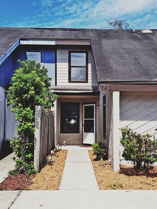 Photo - 742 Trekker St Townhome