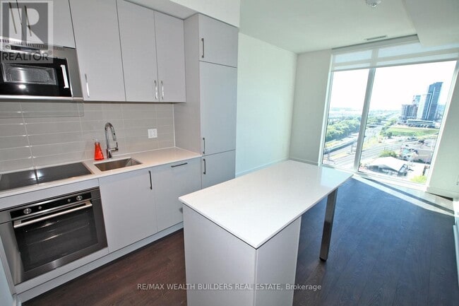 Photo du bâtiment - 27 Bathurst St