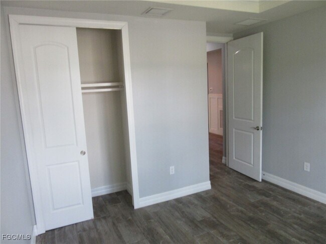 Foto del edificio - 14589 Laguna Dr