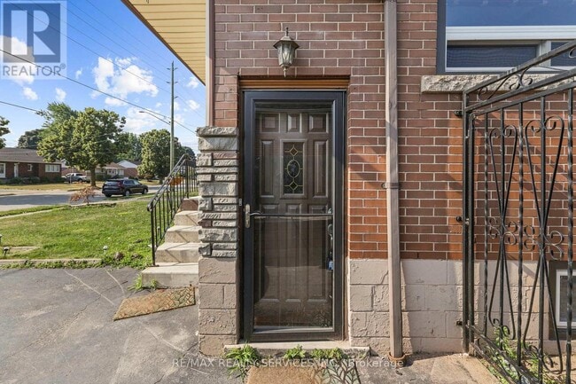 Photo du bâtiment - 368 Upper Kenilworth Ave