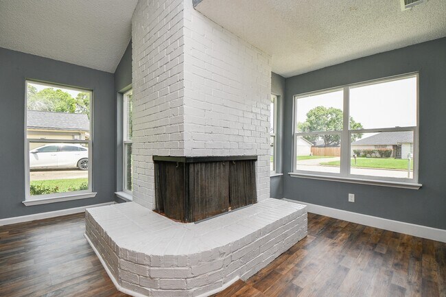 Foto del edificio - 17022 Quail Park Dr