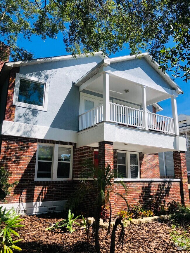 Bayboro Apartments for Rent with Washer & Dryer Saint Petersburg, FL