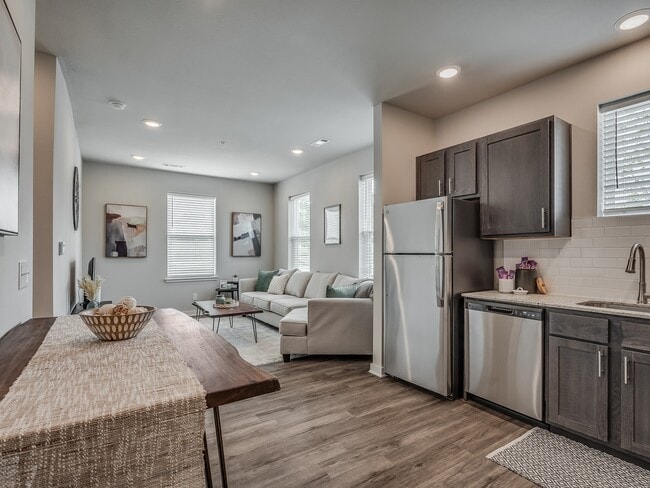 New Apartments for Rent with a Walk-In Closet in Fayetteville AR