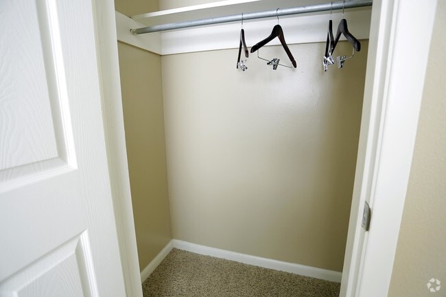 Closet - Aspire Fillmore