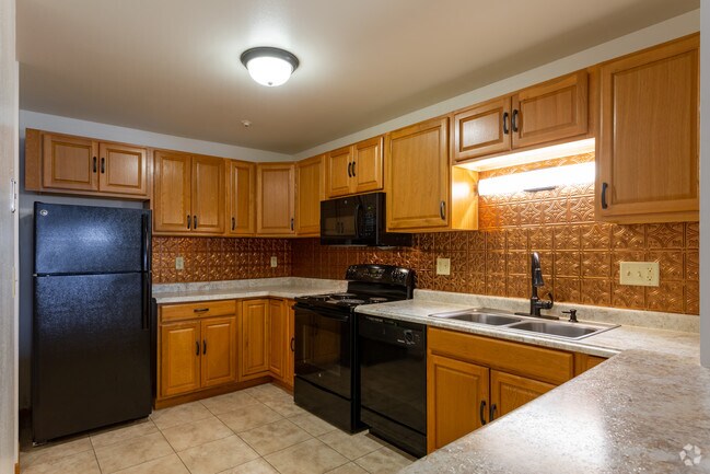 1HAB, 1.5BA - Comedor - C - Bayside Village Apartments