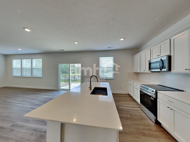 Building Photo - 223 Deanscroft Dr