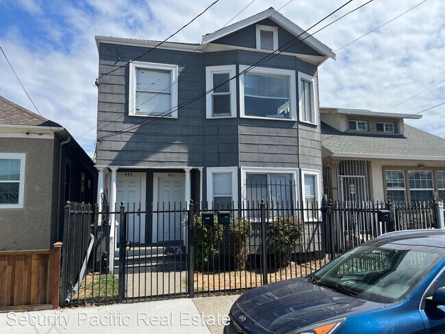 Building Photo - 2 br, 1 bath House - 442 5th St.