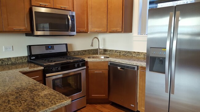 Kitchen SS Appliances - 7031 1/2 N Sheridan Rd